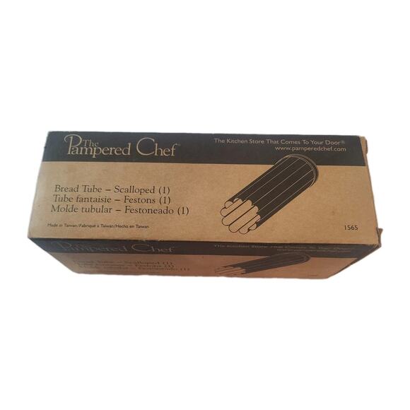 New Pampered Chef Stainless Steel Scalloped Bread Tube Baking Accessories - Picture 3 of 3